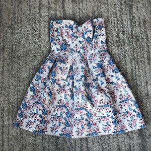 Sans Souci Strapless Dress
